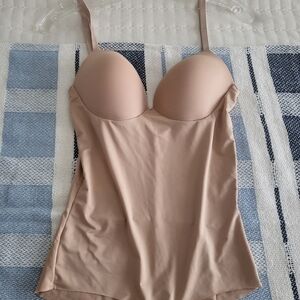 EXCELLENT CONDITION Assets by Spanx Women's Small Shaping , Low-backed w/cups.